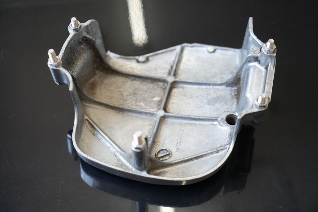 GSX400Eスプロケットカバーの裏面