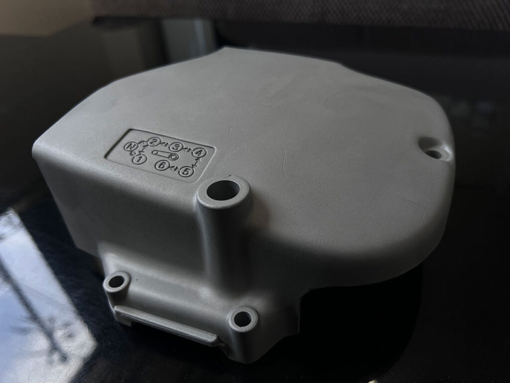 ブラスト処理をしたスプロケットカバー