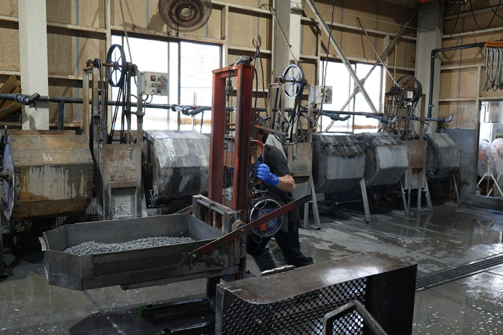 株式会社エイティ工場内